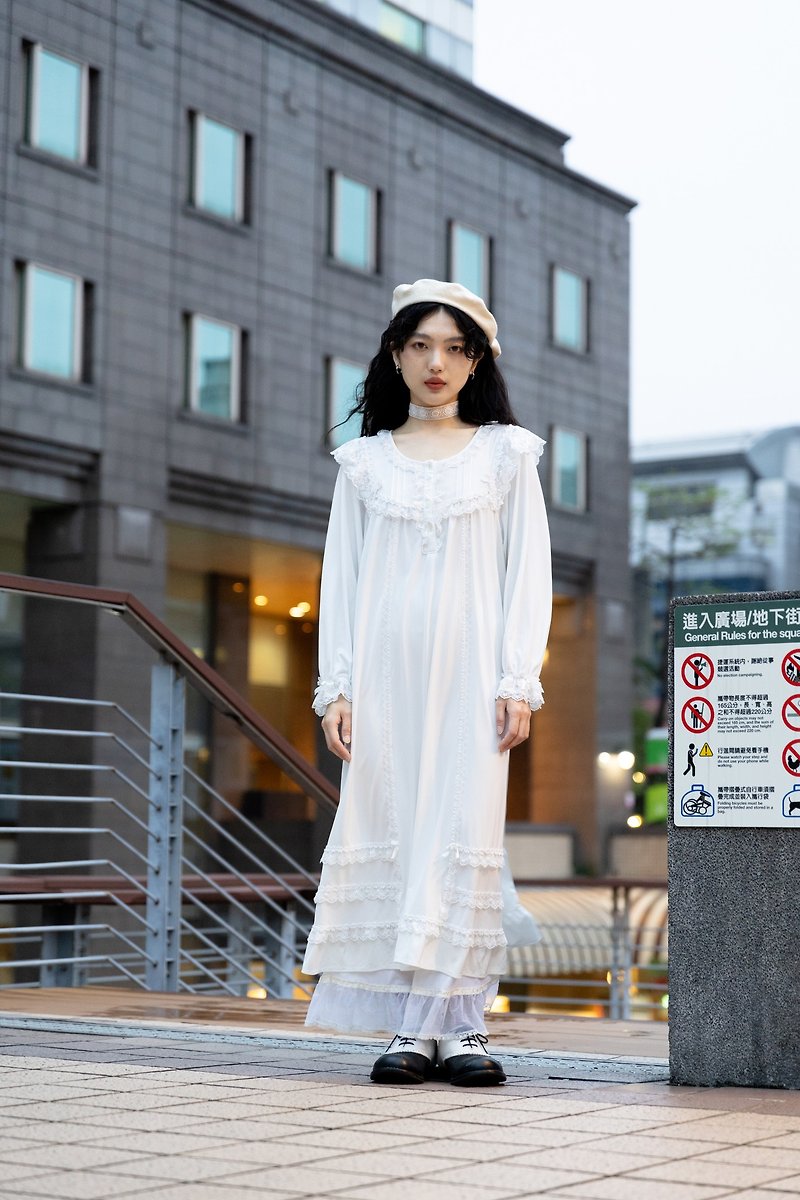 Niao Niao Department Store-Vintage white lace trim long-sleeved dress - One Piece Dresses - Other Man-Made Fibers 