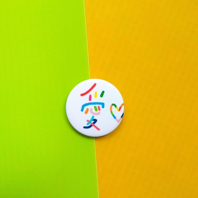 Big nose LOVE badge (3.2cm) - Badges & Pins - Plastic 