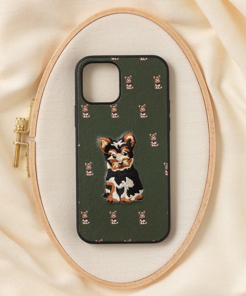 立體刺繡手機殼 iPhone 12/12pro PBAT PU合成皮革 狗狗x深橄欖色 - 手機殼/手機套 - 聚酯纖維 多色