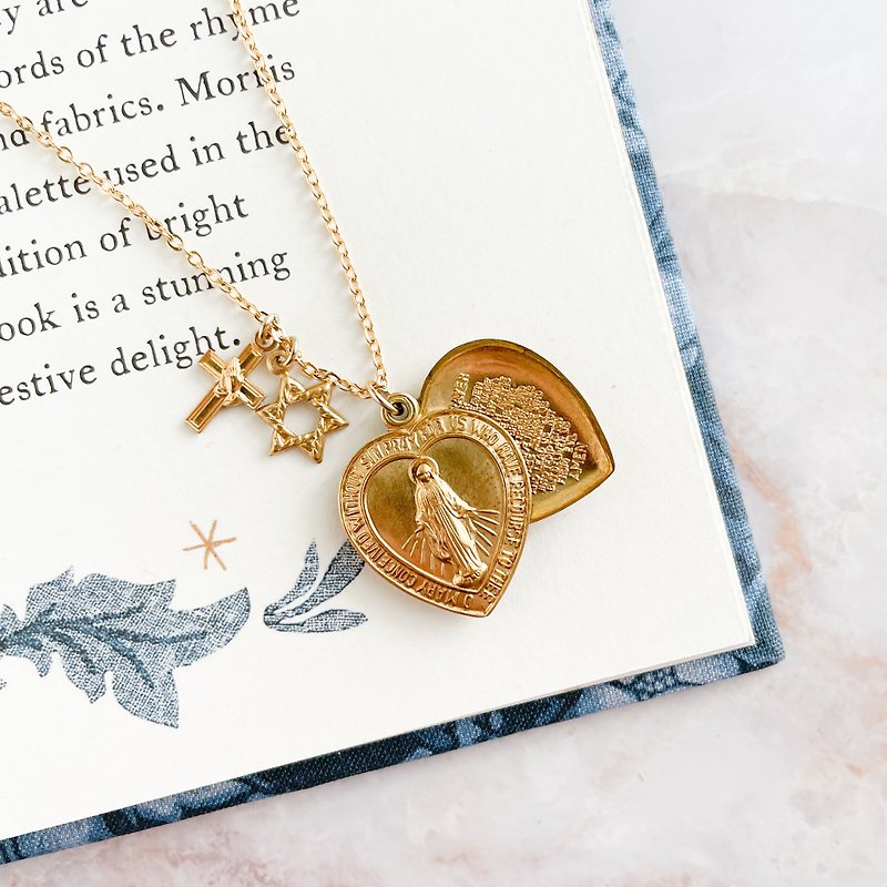 [Christmas gift] Words of salvation beside the heart / heart locket pendant necklace SV069 - Necklaces - Other Metals Gold