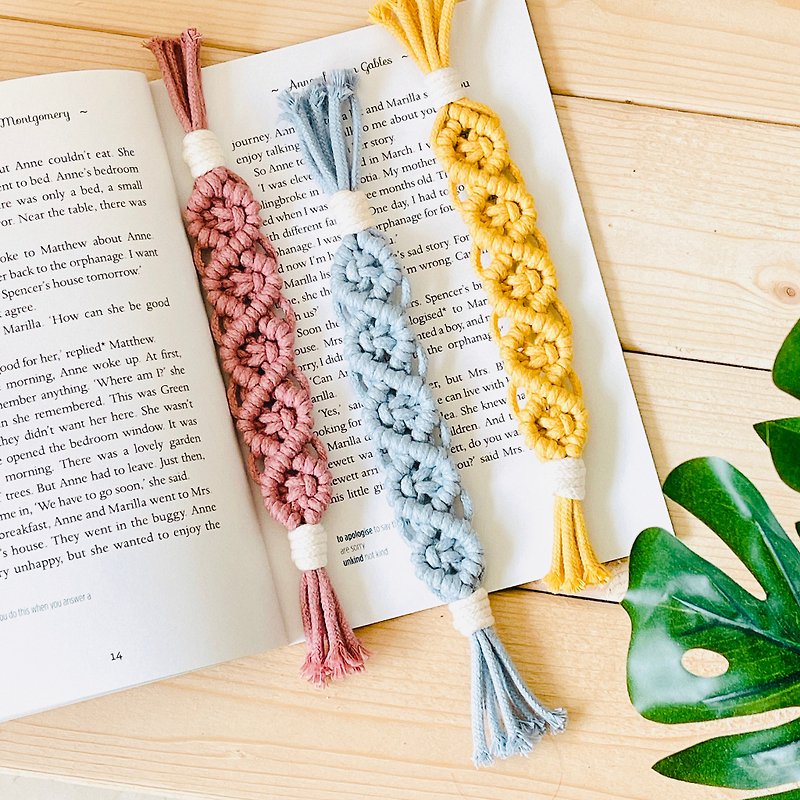 macrame hand-knitted bookmark macrame bookmark - ที่คั่นหนังสือ - ผ้าฝ้าย/ผ้าลินิน 