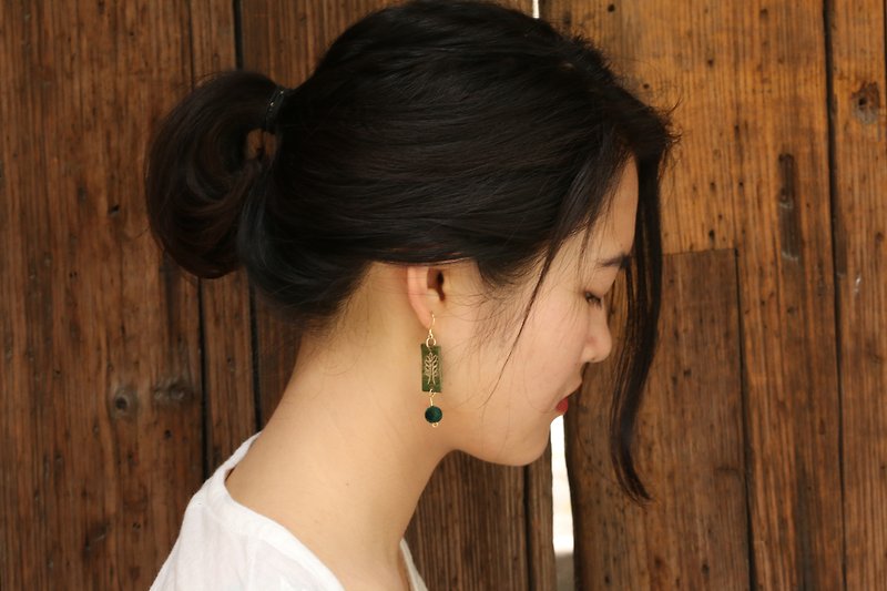 綠色陶片刻花陶瓷耳環耳夾純銀 - 耳環/耳夾 - 陶 綠色