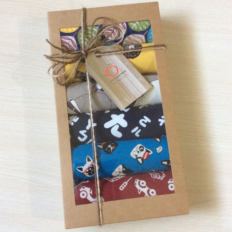 Don’t choose a six-piece triangle scarf gift box, baby gift box, newborn gift box for male baby in Taiwan cloth - ผ้ากันเปื้อน - ผ้าฝ้าย/ผ้าลินิน สีน้ำเงิน
