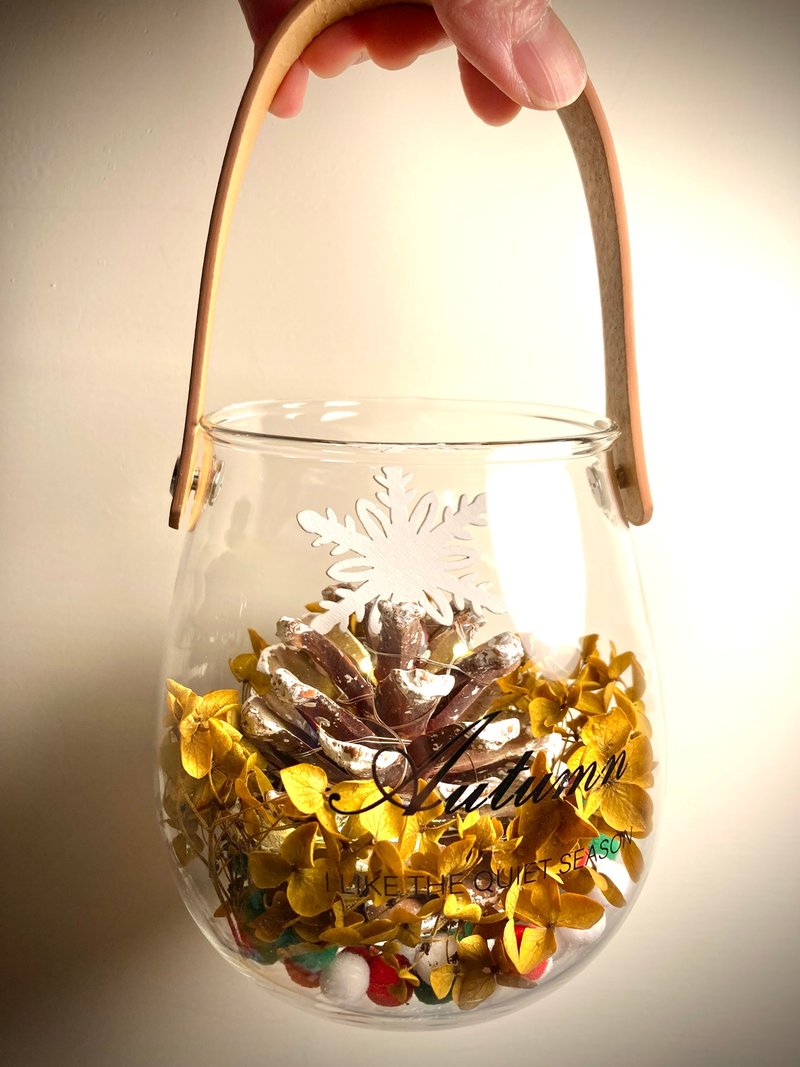 Christmas pine cone lantern, table flower, home decoration, Valentine's Day gift, birthday gift for home - Items for Display - Glass Gold