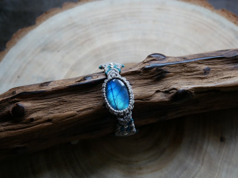 NB2/FW21~拉長石 l 南美蠟線 l 手工編織 l 手環 - 手鍊/手環 - 水晶 灰色