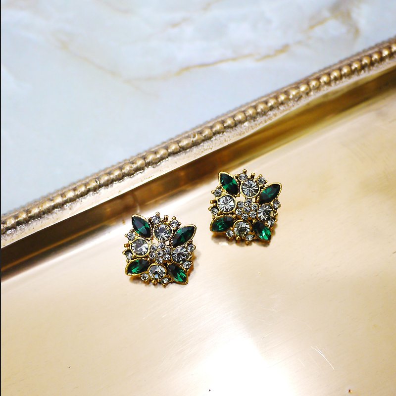 Night‧Bloom‧Paris‧Elegant Earrings (Gemstone Green) - ต่างหู - เครื่องเพชรพลอย สีเขียว