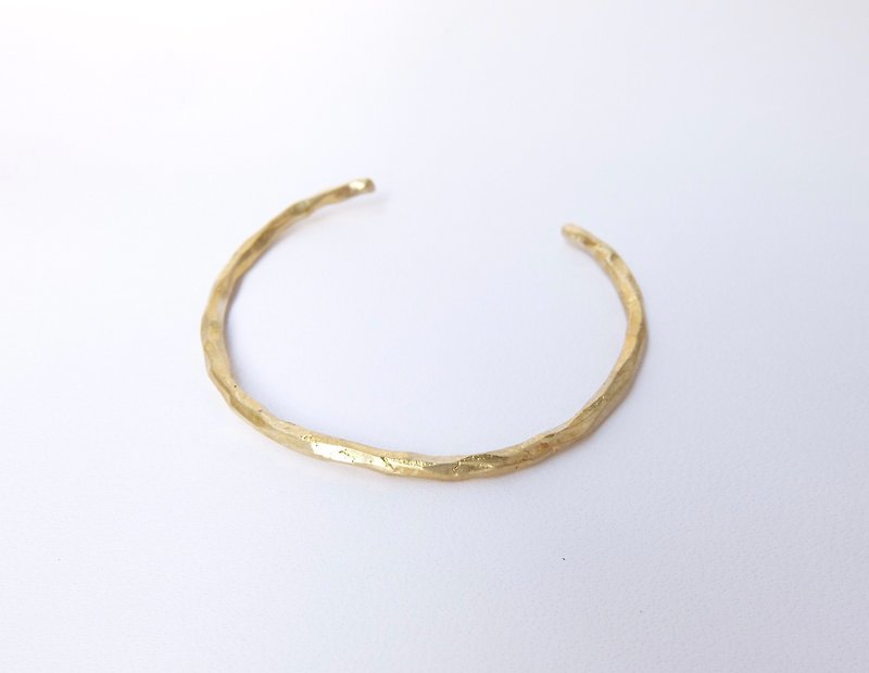 Irregular Bronze bracelet - สร้อยข้อมือ - โลหะ สีทอง