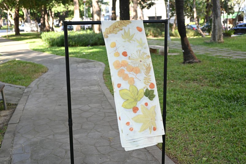 EcoPrint floral and leaf pad printing scarf/hanging picture - ผ้าพันคอถัก - ขนแกะ หลากหลายสี