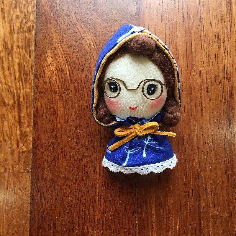 Handmade brooch- Hoodie Girl with Spectacles - Stuffed Dolls & Figurines - Cotton & Hemp Blue