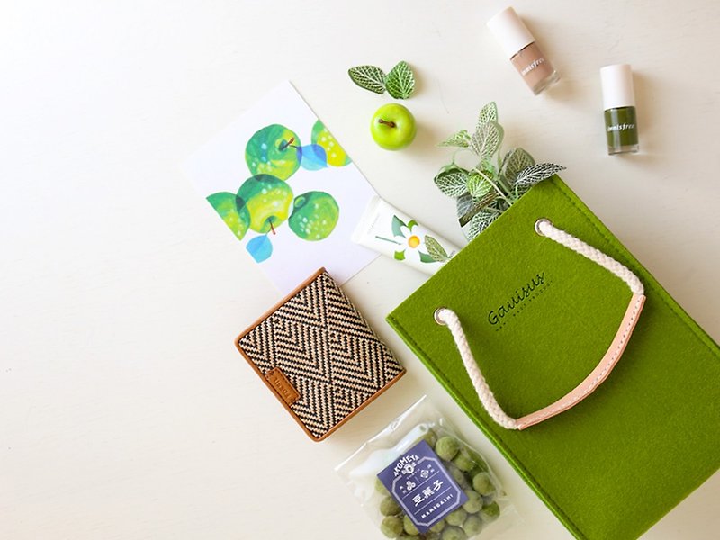 Le Yang·Gauisus-Picnic Small Square Bag (Can be carried or carried on the shoulder)-Grass Green - กระเป๋าถือ - เส้นใยสังเคราะห์ สีเขียว