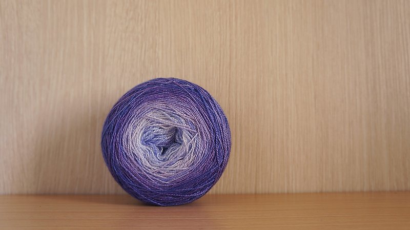 手染蕾絲線。捲心漸層紫。(80 BFL/20 Silk) - 編織/羊毛氈/布藝 - 羊毛 