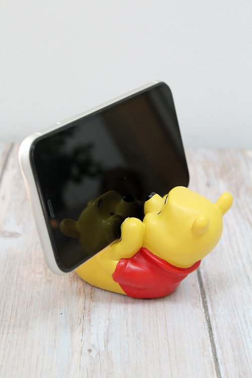 Japan Disney & Magnets co-designed Winnie the Pooh series mobile phone  holder/mobile holder