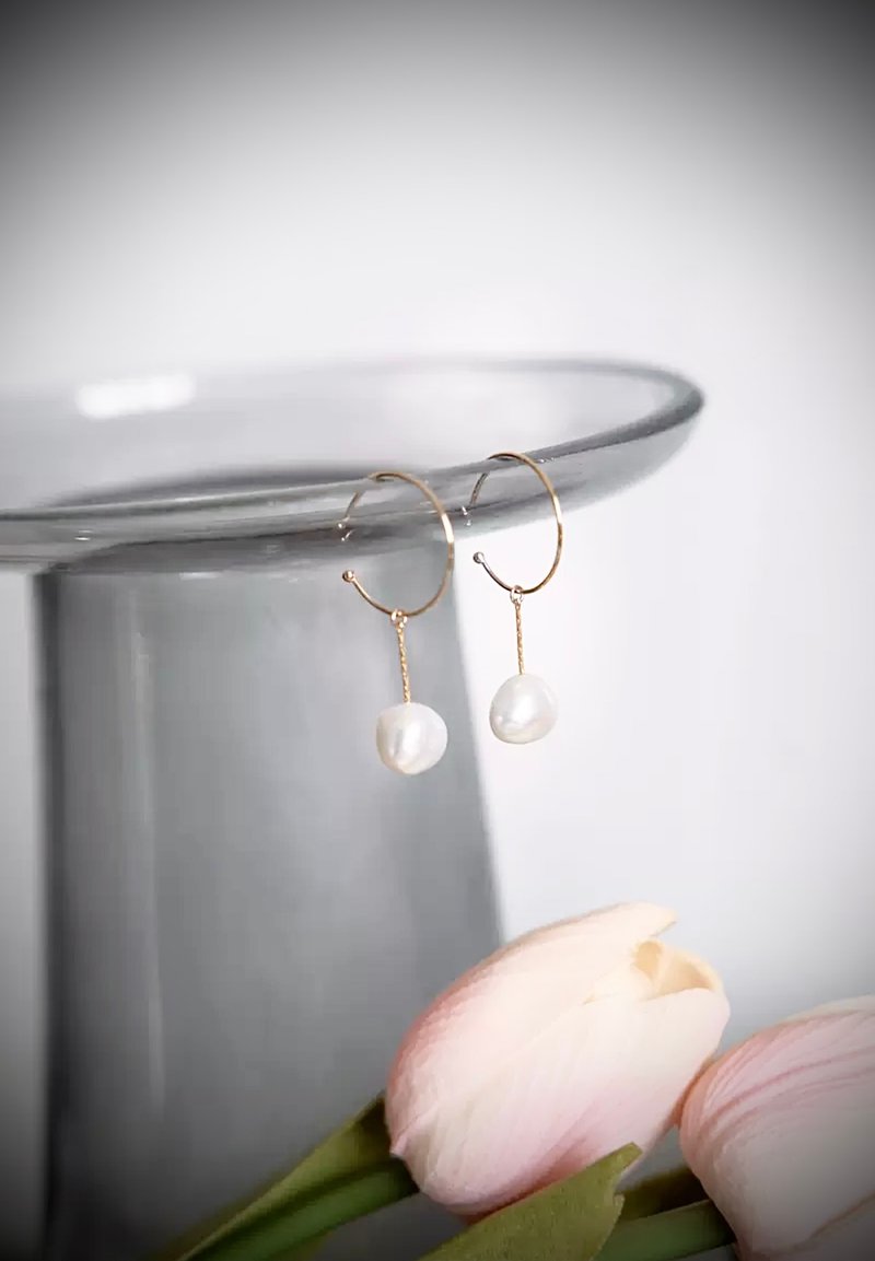 C&W 14k gold elegant and elegant natural freshwater large pearl earrings - ต่างหู - ไข่มุก สีทอง