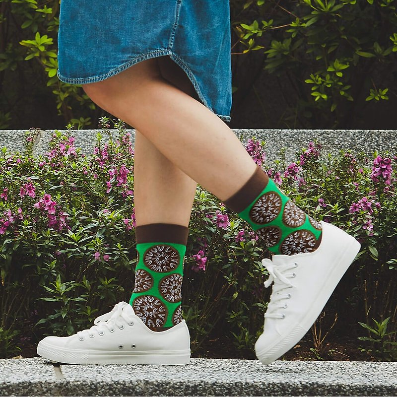 [Jin Yuan Xing] Top-thread seamless mid-length socks l socks made in Taiwan with sports and fitness printing - Socks - Cotton & Hemp Multicolor