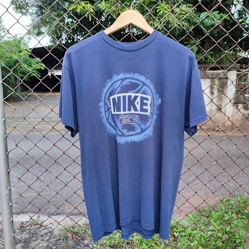 goodviewvintageshop Vintage Y2K Nike Basketball Big Print T- shirt