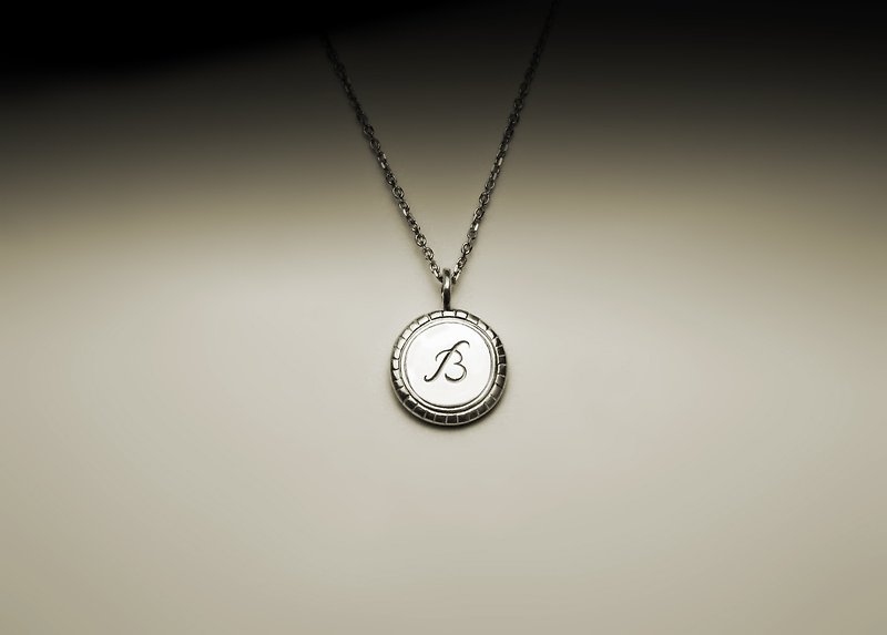 Small lace round bottom letter necklace / English words can be selected - Necklaces - Other Metals Silver