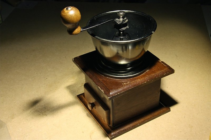 Purchased dark mahogany old coffee hand grinder in Europe - เครื่องทำกาแฟ - โลหะ สีนำ้ตาล