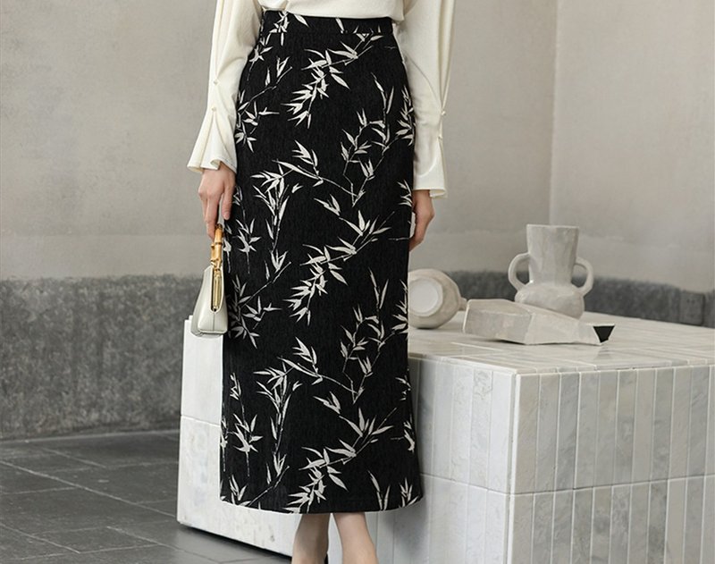 Chinese style new Chinese chenille classic jacquard temperament skirt - กระโปรง - วัสดุอื่นๆ สีดำ