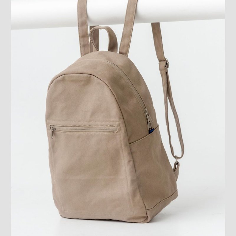 BAGGU Backpack - Literacy Camel - กระเป๋าเป้สะพายหลัง - ผ้าฝ้าย/ผ้าลินิน สีกากี