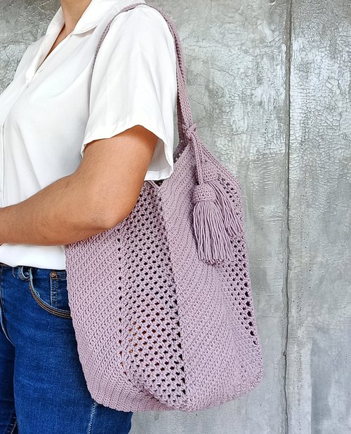 siriwanbag Knitted drawstring bag granny square shape