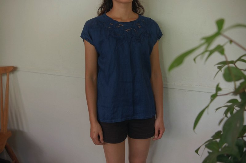 Re*Digo Project | re-dye used cloth with natural indigo - 女上衣/長袖上衣 - 棉．麻 藍色