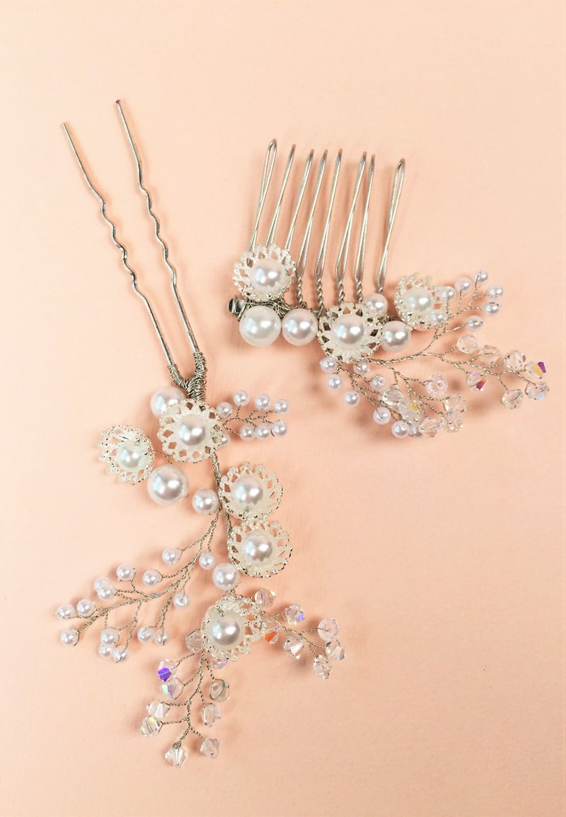 Bridal hair pin with pearls and crystals, Set of 2 pearl and crystal hair comb. - เครื่องประดับผม - ไข่มุก สีเงิน