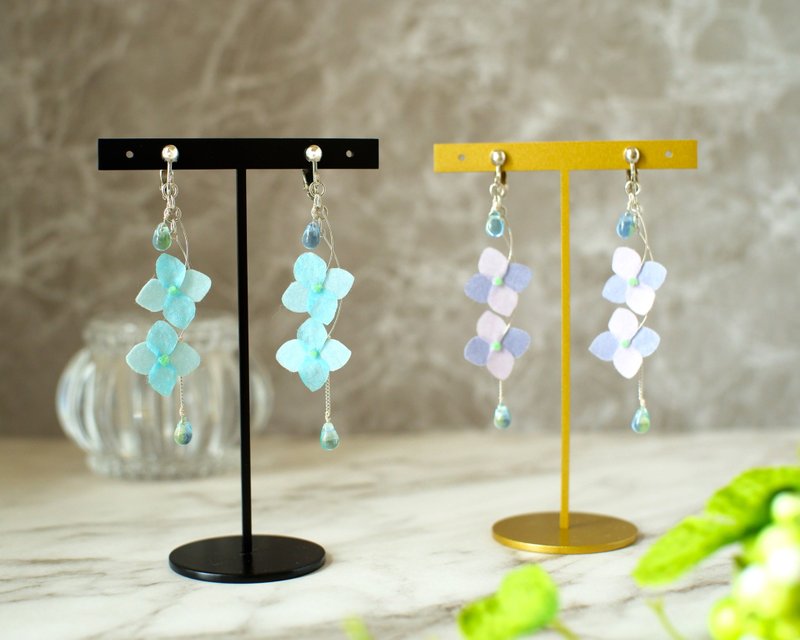 和紙の花　揺れる紫陽花のイヤリング・ピアス　和紙アクセサリー　和紙の造花　６月の誕生花 - 耳環/耳夾/耳骨夾 - 紙 藍色