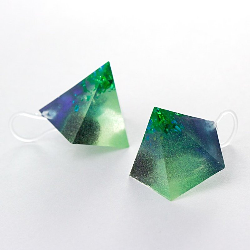 Pentagon hook earrings (Rayleigh) - ต่างหู - วัสดุอื่นๆ สีเขียว