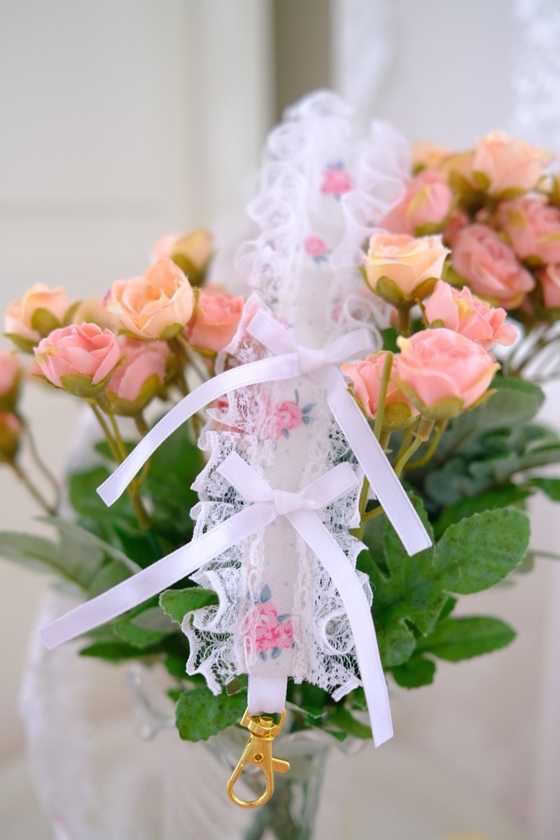 Rose Dream Lace Phone Strap - อื่นๆ - ผ้าฝ้าย/ผ้าลินิน ขาว