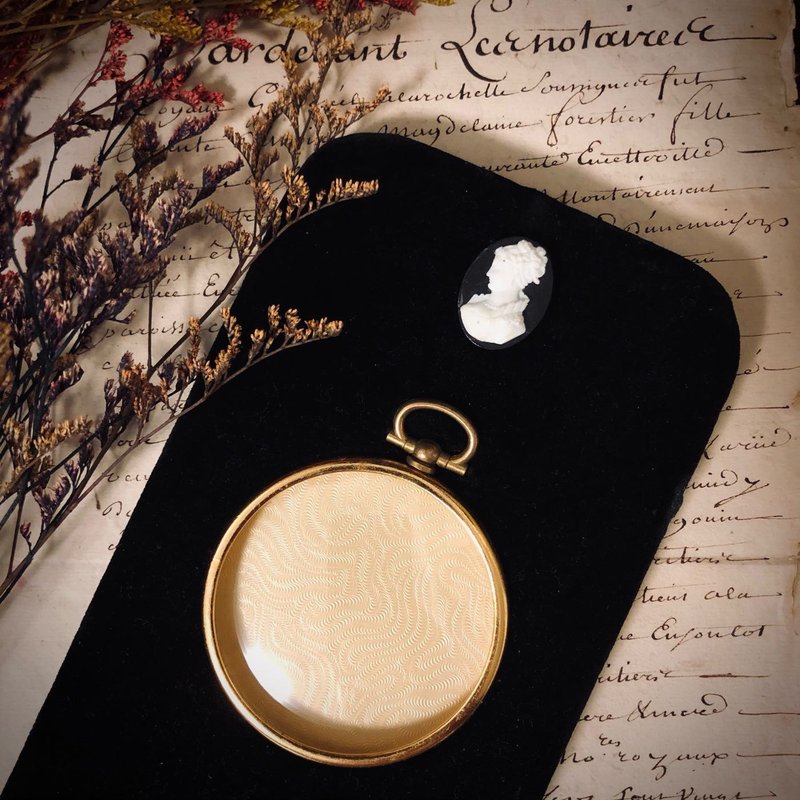 フレームセット付きフランスの女性懐中時計4 - ウォールデコ・壁紙 - その他の素材 ピンク