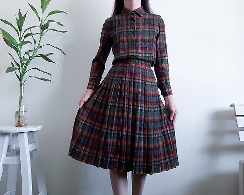 ISSARA ART GALLERY 20 世紀 80 年代和 1940 年代 2 件套羊毛褶皺格子格子呢襯衫裙