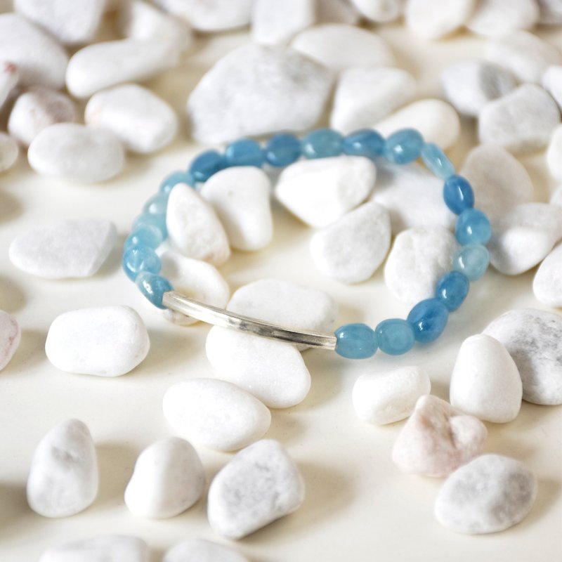 Handmade Natural Aquamarine With 925 Silver Elbow Bracelet // Natural Gemstone // Personality Bracelet // March Birthday Stone - สร้อยข้อมือ - เครื่องเพชรพลอย สีน้ำเงิน