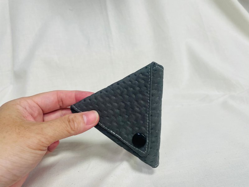 Ready stock-triangular coin purse-grey - กระเป๋าใส่เหรียญ - ผ้าฝ้าย/ผ้าลินิน สีเทา