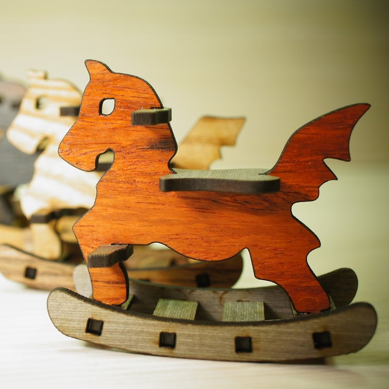 小型トロイの木馬 - 三国志四驹 - 赤いウサギ - 人形・フィギュア - 木製 レッド