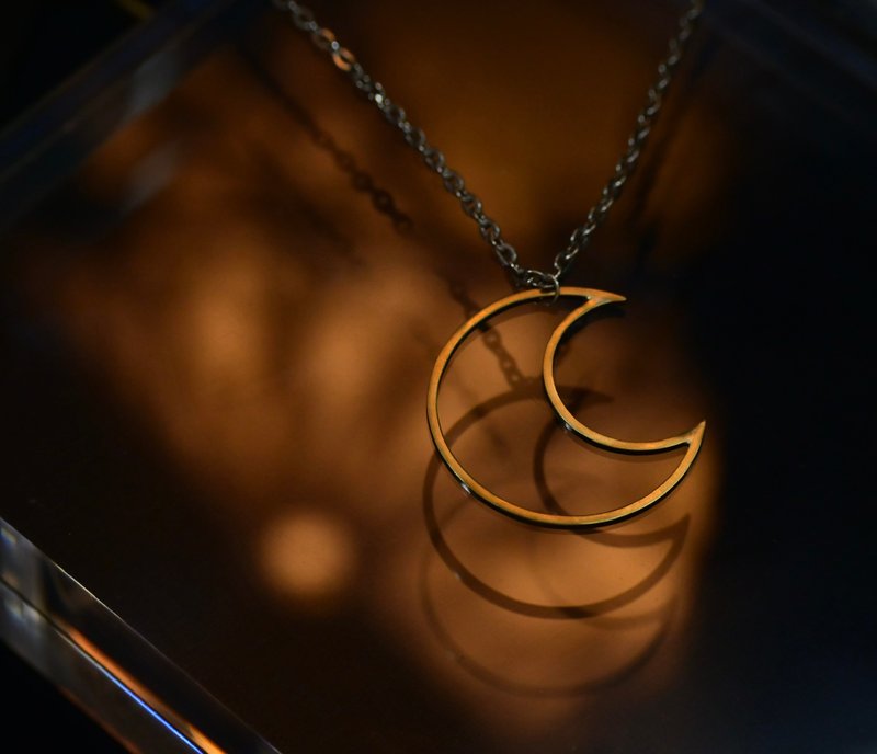 Crescent Moon Necklace/ Bronze/Gift Steel Chain - สร้อยคอ - ทองแดงทองเหลือง 