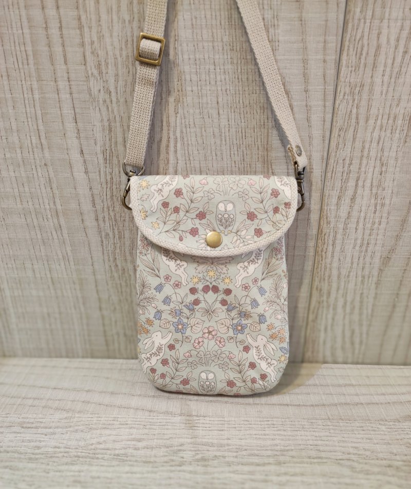 手機隨身包-優雅森林兔子 - 側背包/斜背包 - 棉．麻 