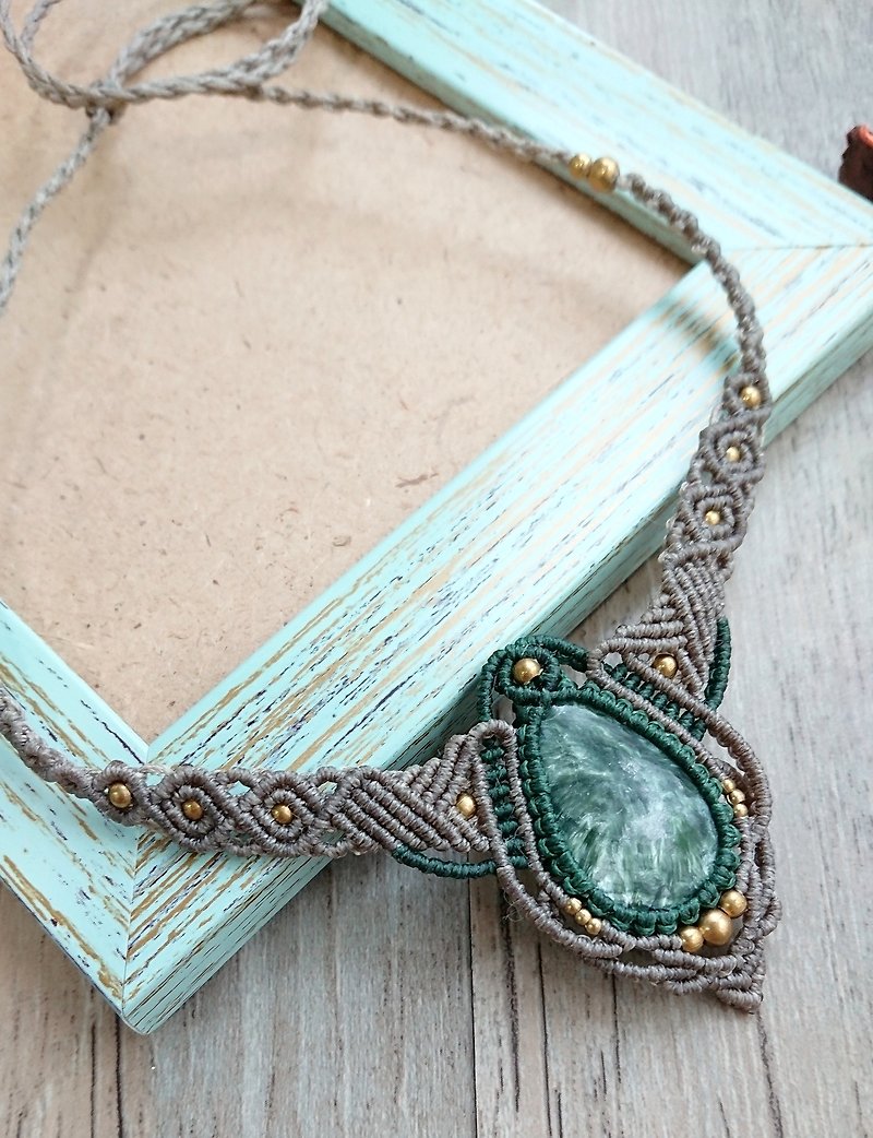 N58 Bohemian ethnic style two-tone South American wax braided brass green dragon crystal necklace clavicle chain - Necklaces - Other Materials Green