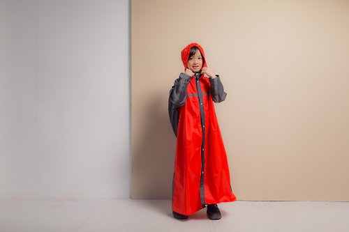 Outperform 奧德蒙雨衣專賣店 兒童頂峰背包款前開式雨衣-橘紅/鐵灰