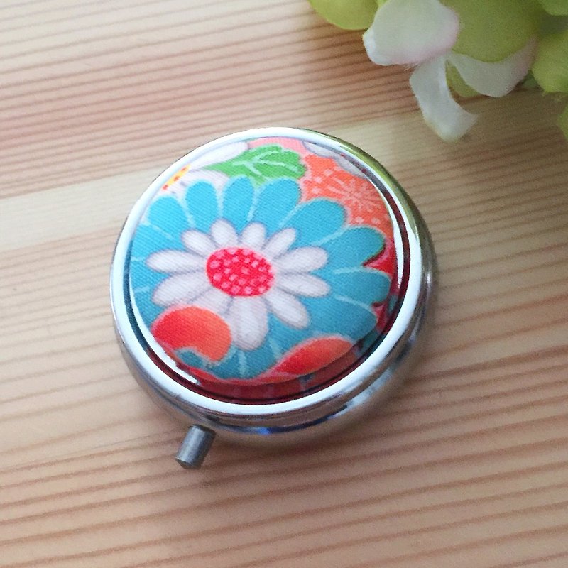 Pillbox with Japanese Traditional pattern, Kimono - Other - Other Metals Blue