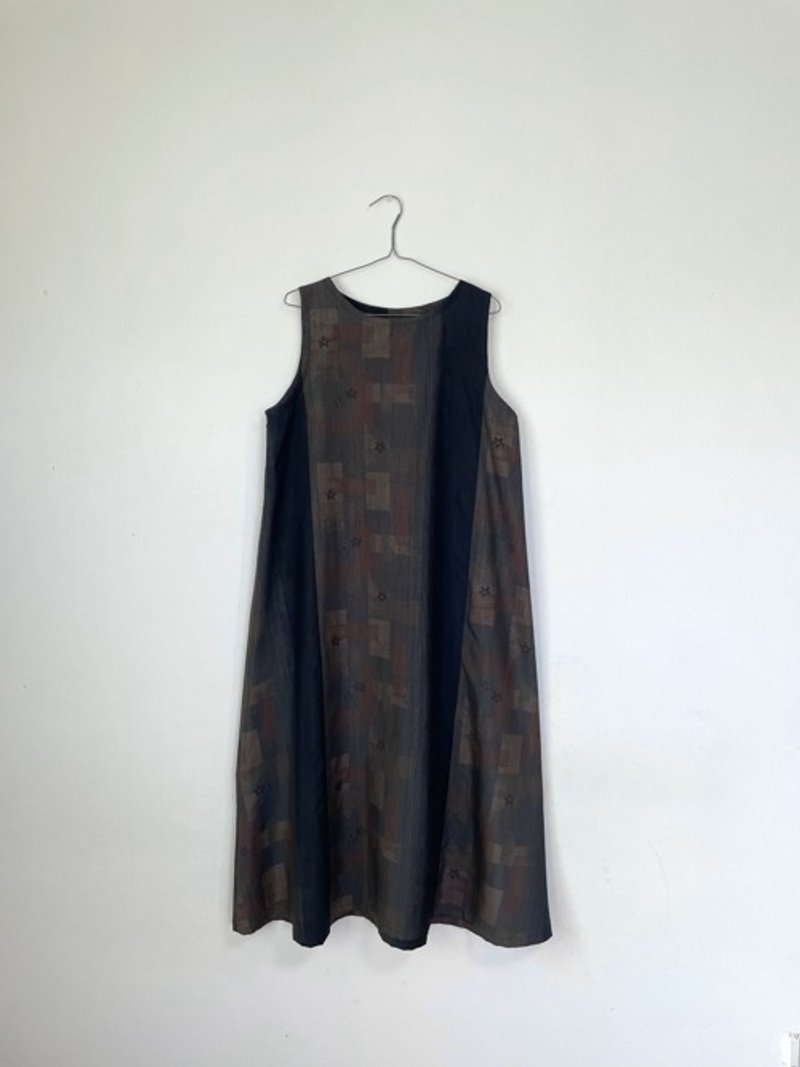 Pinkoi Proxy Purchase - *Antique kimono* A one-piece dress made of silk tsumugi with a messy check pattern and flower lover design (size L) - One Piece Dresses - Cotton & Hemp 