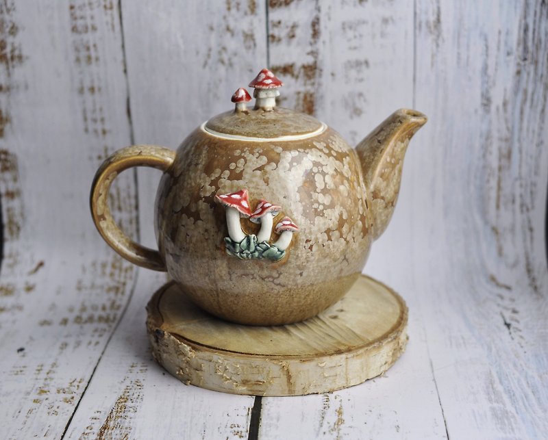 เครื่องลายคราม ถ้วย สีนำ้ตาล - Mushroom teapot amanita 735ml, handmade ceramic kettle 25oz, fairy teapot.