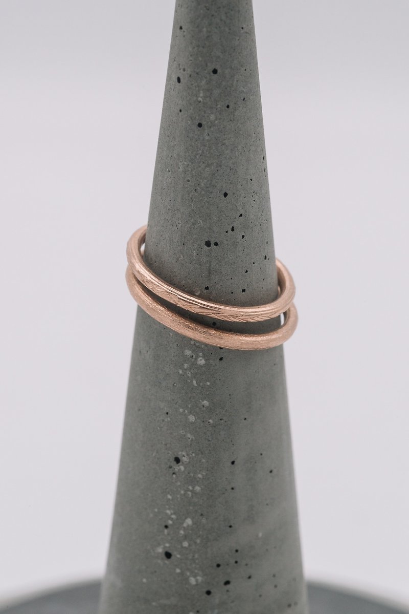 Handmade silver stackable rings chiseled and plain surface in rose gold finish - - 戒指 - 銀 銀色