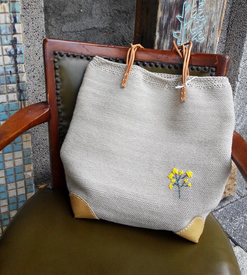 Gentle daisy - Cotton heel knit shoulder bag - กระเป๋าแมสเซนเจอร์ - ผ้าฝ้าย/ผ้าลินิน 