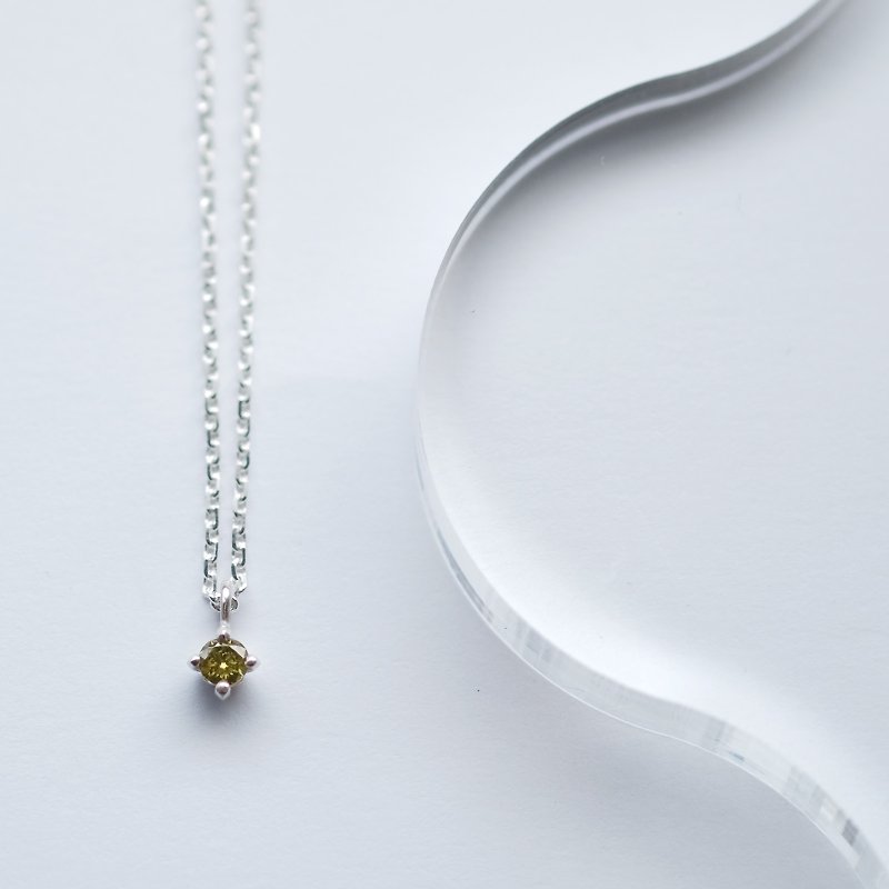 One Peridot Necklace Silver 925 - สร้อยคอ - โลหะ สีเหลือง