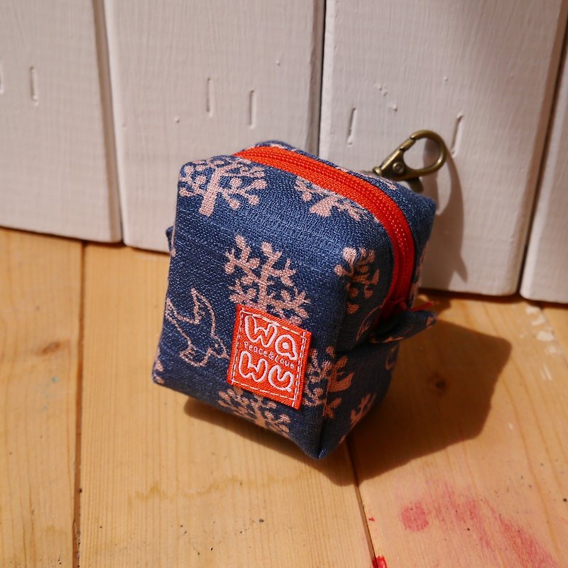 Small Boxy Key Chain Pouch (Nordic style fabric) Japan fabric/Tiny Zippered Pouch/ Zippered Bag/Key Chain/Key Fob - กระเป๋าสตางค์ - ผ้าฝ้าย/ผ้าลินิน สีน้ำเงิน