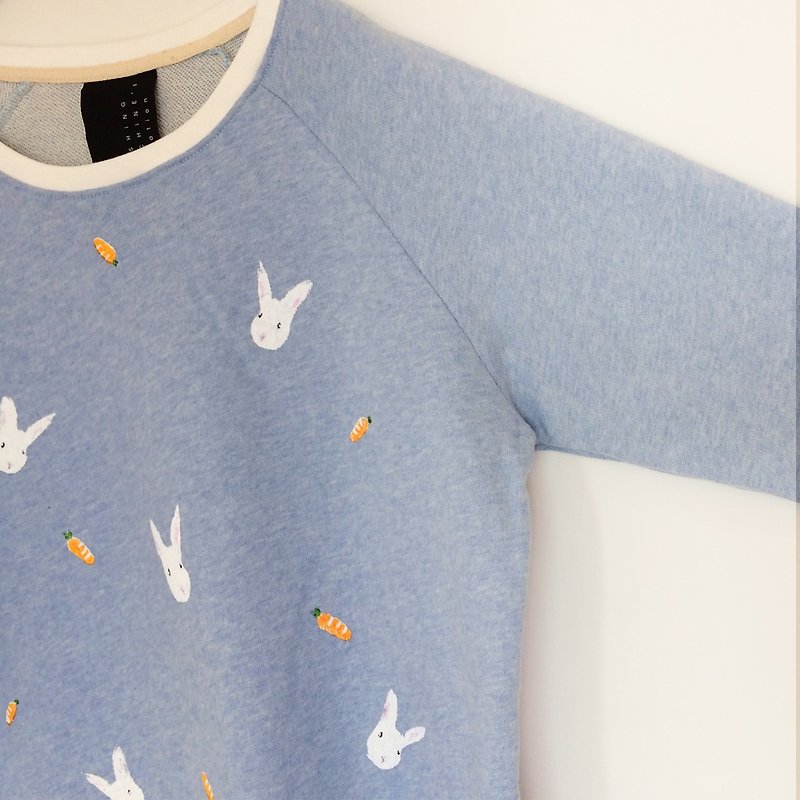 Rabbit and Carrot - Sweater /Long Sleeve Shirt - สเวตเตอร์ผู้หญิง - ผ้าฝ้าย/ผ้าลินิน 
