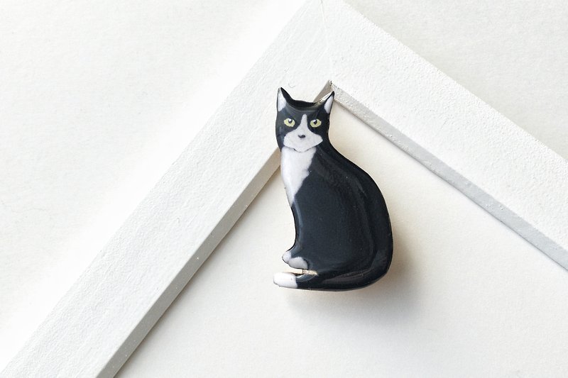 Black and white cat brooch - Brooches - Resin Black