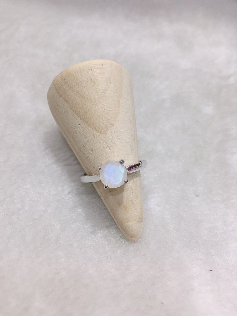 切割月光石 簡單爪鑲造型 925純銀 - 戒指 - 寶石 