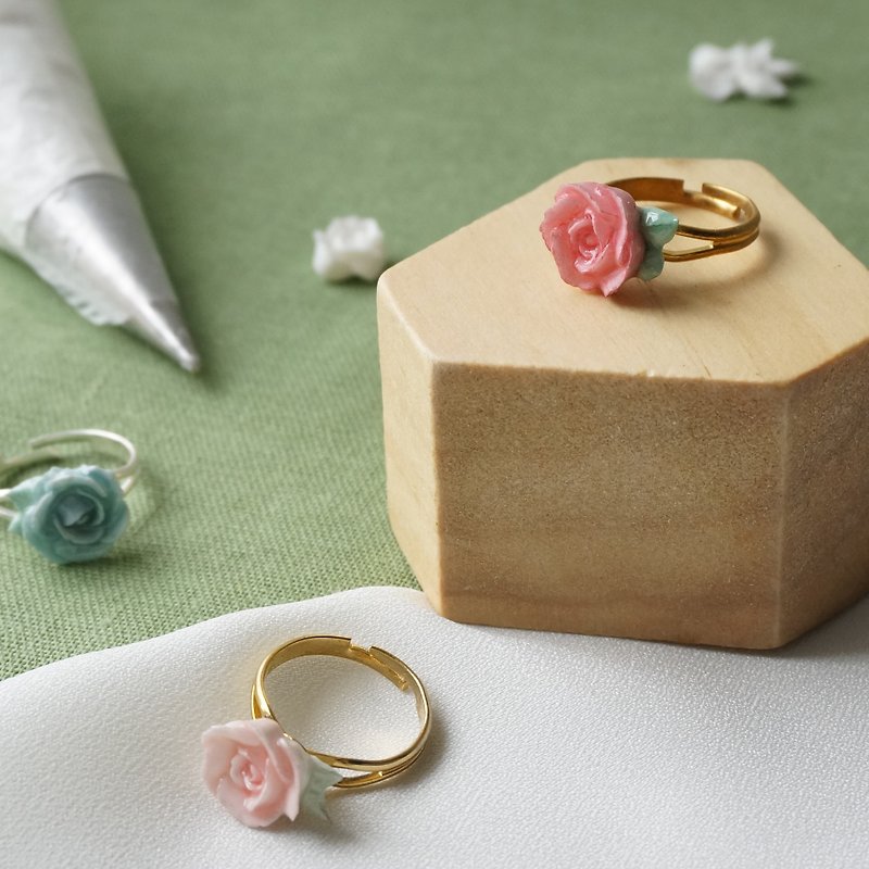 玫瑰戒指 手工黏土裱花 可客製 - 戒指 - 黏土 多色
