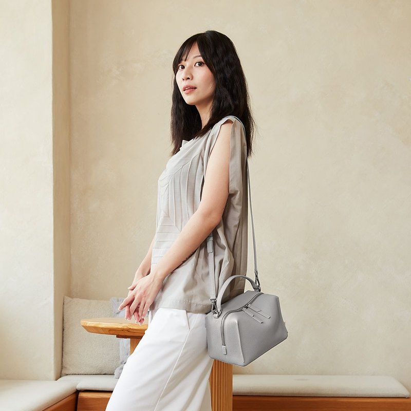 Mini Valley Cube Shoulder Bag 霧石灰-側背/斜背/手提 - 側背包/斜背包 - 真皮 灰色